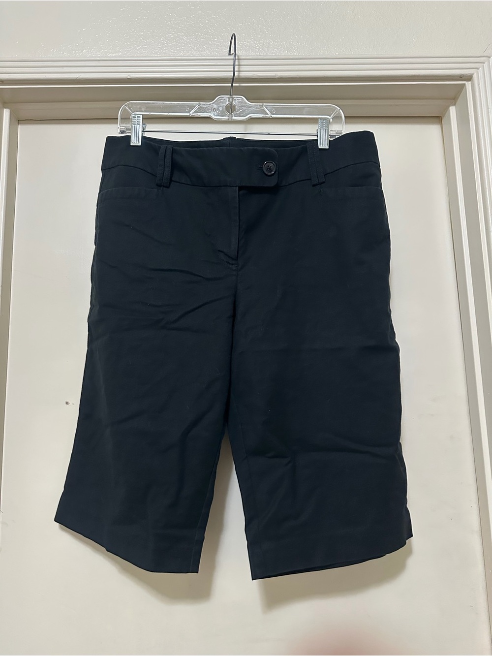 ANN TAYLOR SIGNATURE BLACK BERMUDA DRESS SHORTS SIZE 14